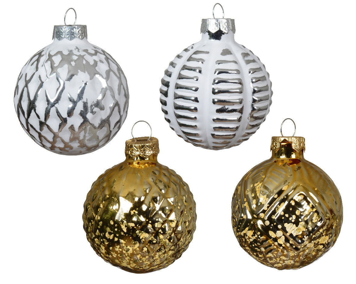 Kerstballen van glas: 2 zilveren en 2 goudkleurige, met decoratieve structuur, 4 stuks