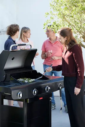 Grafiet barbecue met open deksel en kookrooster
