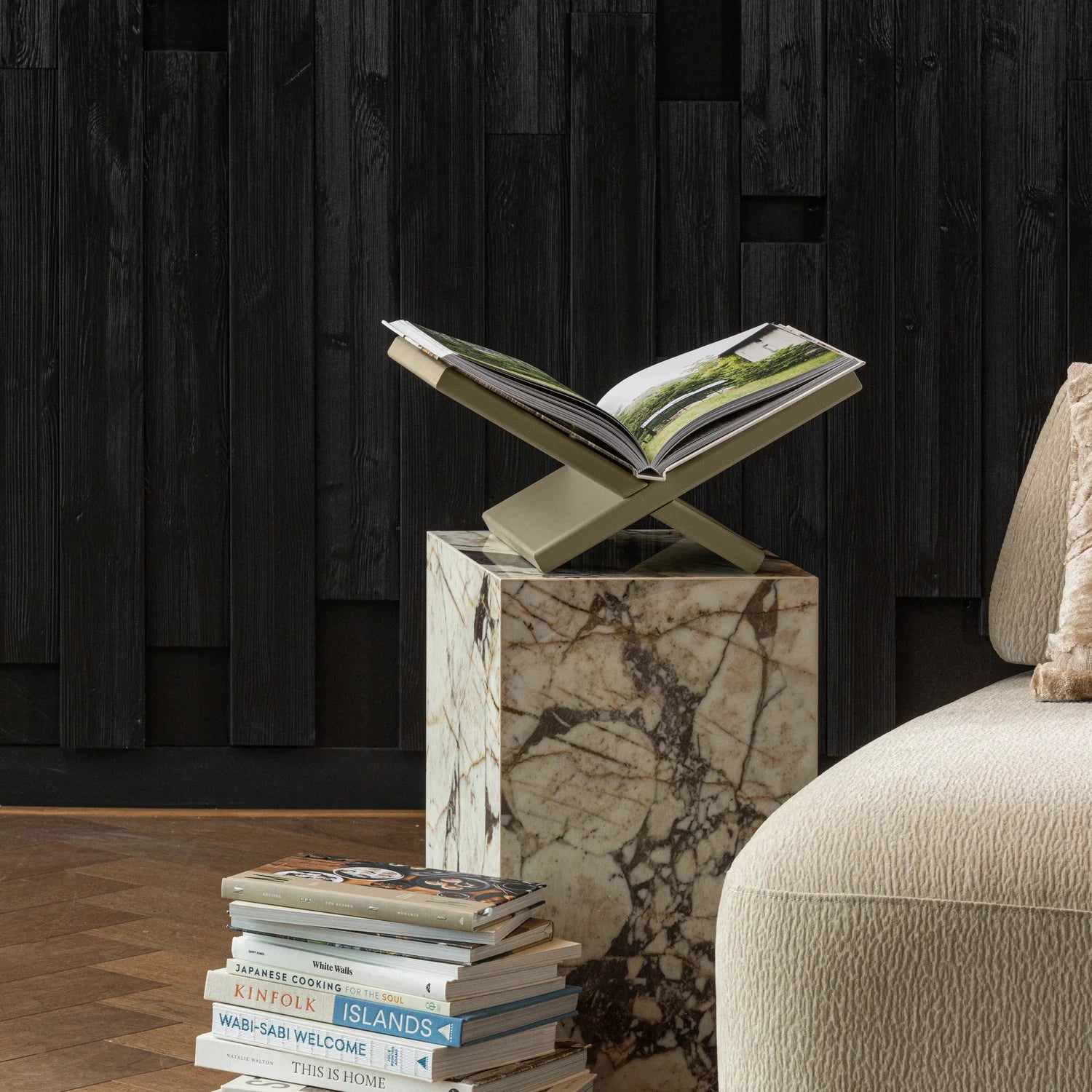 WOOOD - Jet boekenstandaard grenen mud