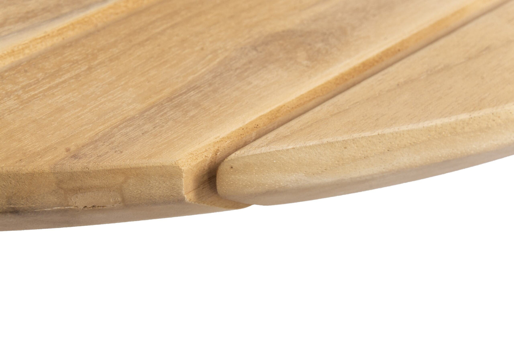 Teakhouten salontafel randdetail met glad afgewerkte houten uitsparing