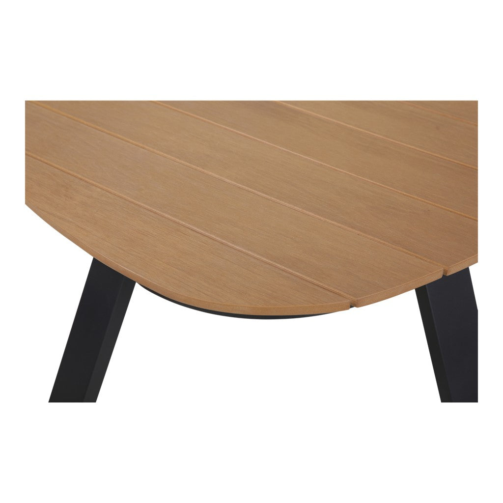 Rond tafelblad van hout met zwarte poten van de picknickset