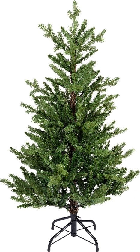 Kunstkerstboom met volle groene naalden en bruine stam, op zwarte standaard