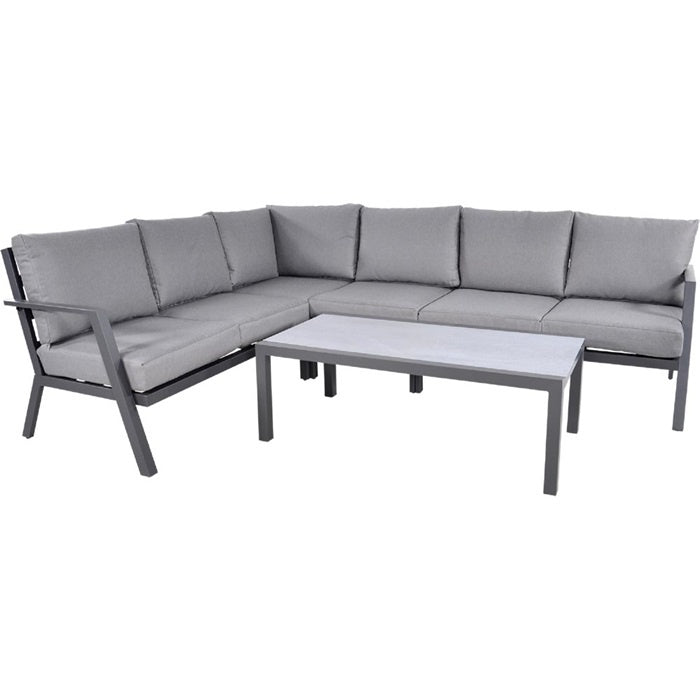 Loungehoekset met lichtgrijze kussens en zwarte pootjes, inclusief salontafel.