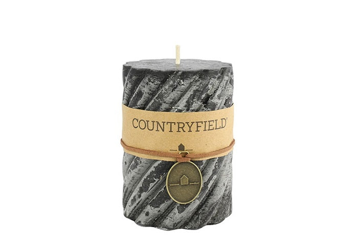 Spiraalkaars in donkergrijs, met lont en COUNTRYFIELD-label met ronde metalen sluiting