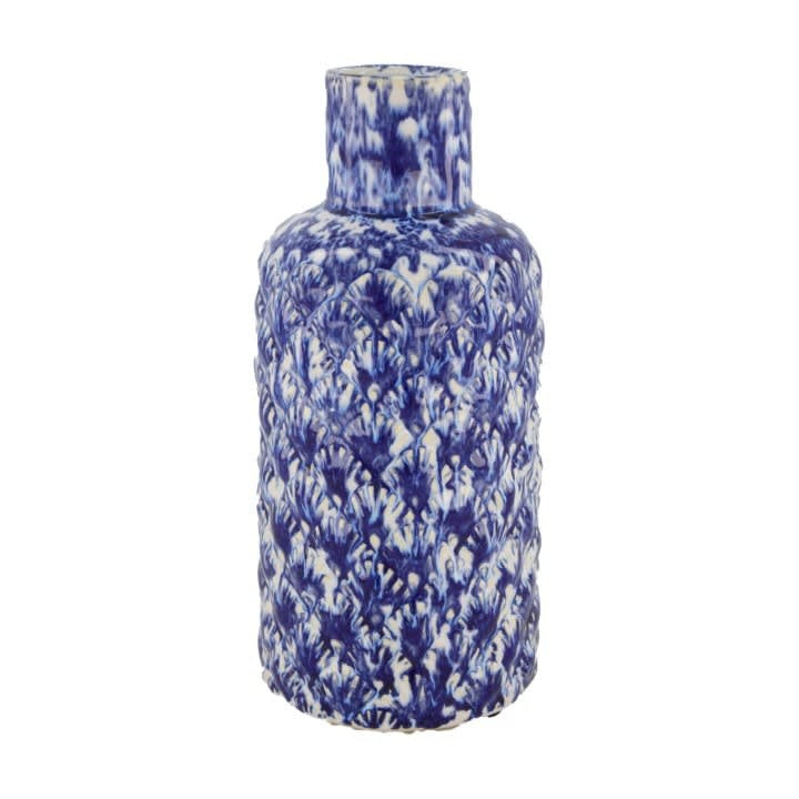 Blauw-witte keramiekfles met smalle hals en ronde buik, geglazuurd.