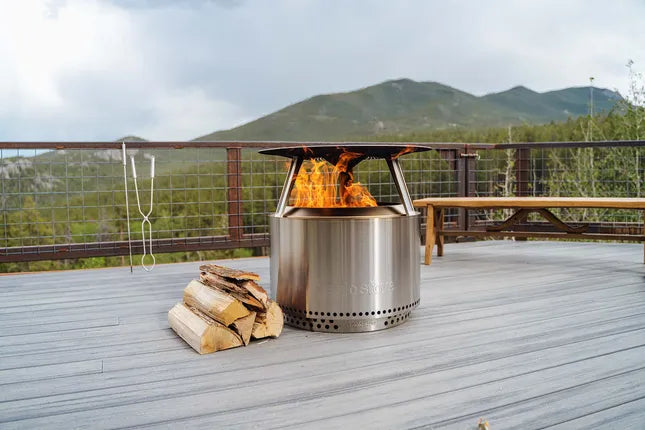 Solo Stove Yukon met warmte deflector en metalen geperforeerde bovenplaat
