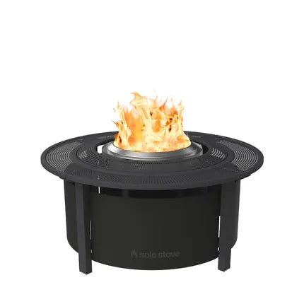 Solo Stove Ranger vuurkorf met vlam en ronde beschermrand