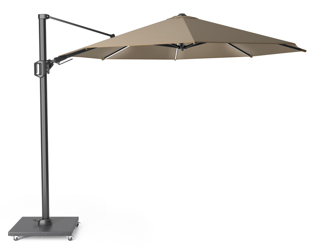 Taupe zweefparasol met lichtbeige doek en stevige mast met voetplaat