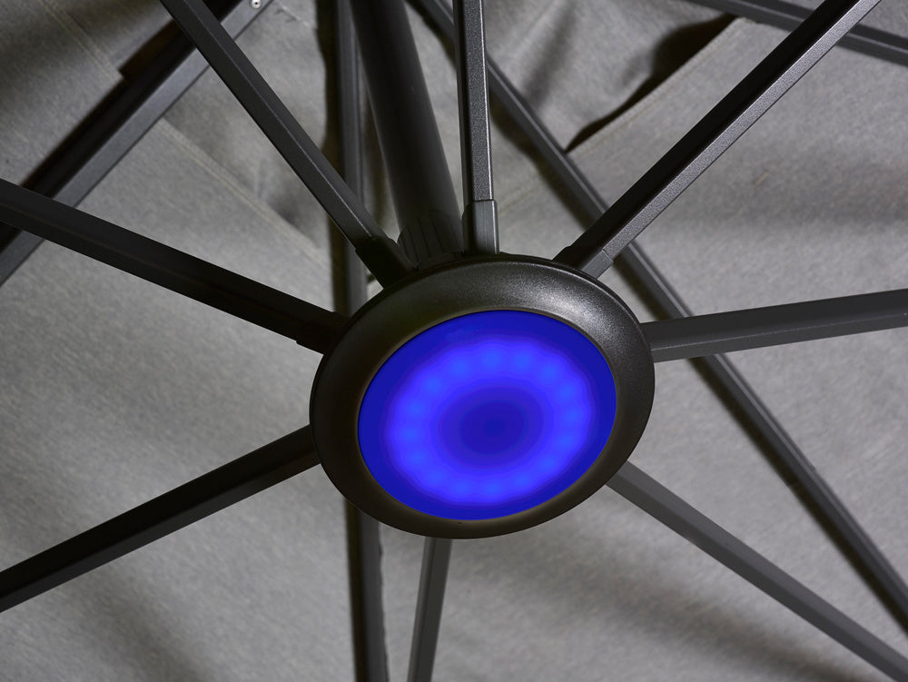 LED-parasollicht met ronde zwarte behuizing en blauw licht
