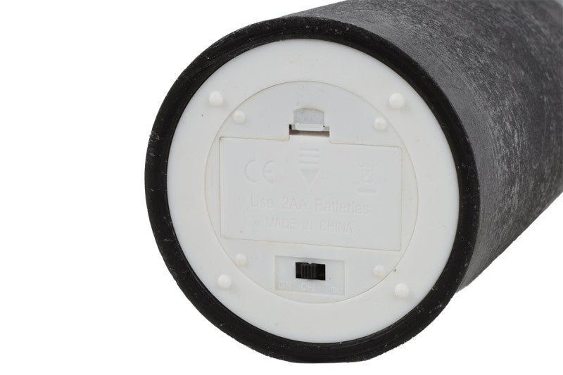 Onderkant van witte LED-stompkaars met schakelaar en CE-markering