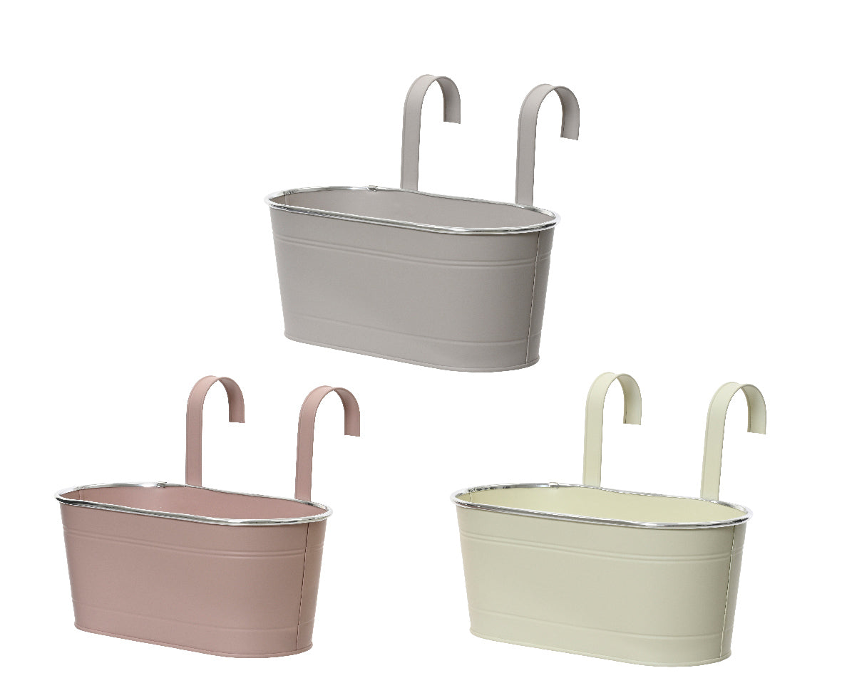 Zinken plantenbakken met handgrepen, grijs, roze en lichtgroen.