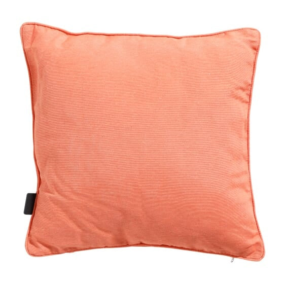 Madison sierkussen 45x45 van oranje panamastof, effen, met zwarte label