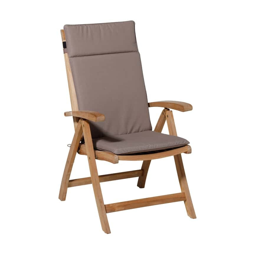 Taupekleurig hoog kussen op houten tuinstoel, met zit- en rugdeel.