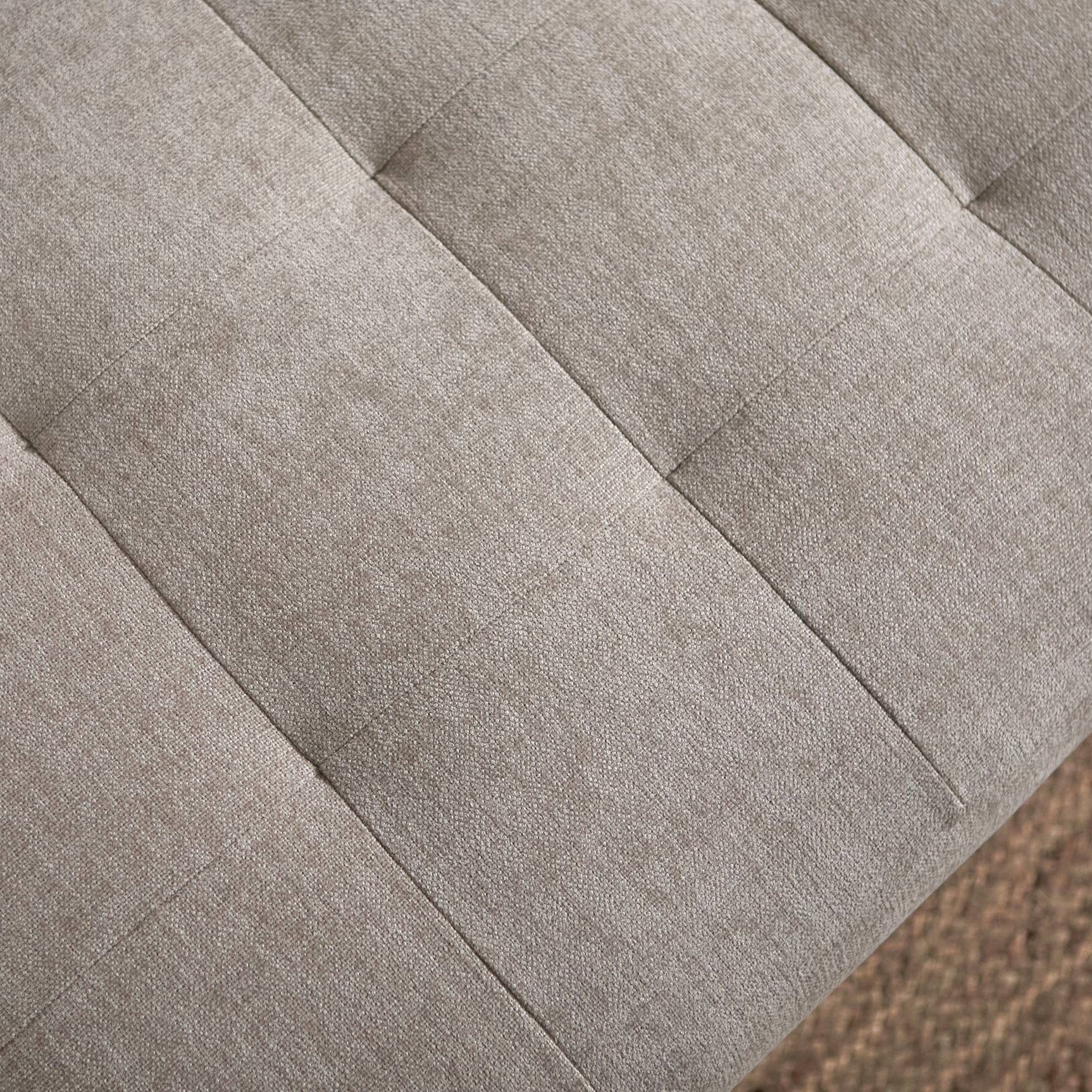 OREO met chaise longue links - Tesla 2003