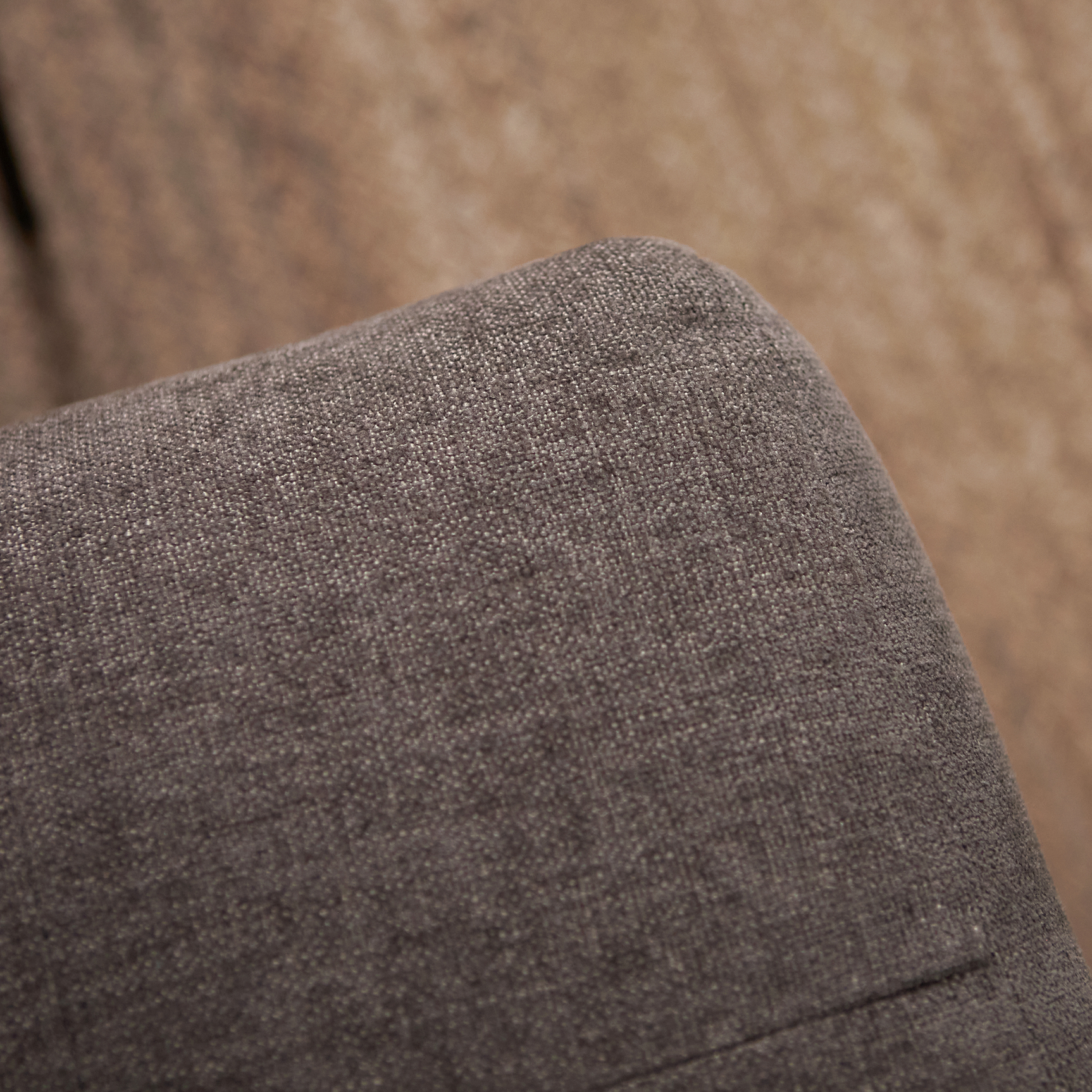 OREO met chaise longue links - Tesla 2004