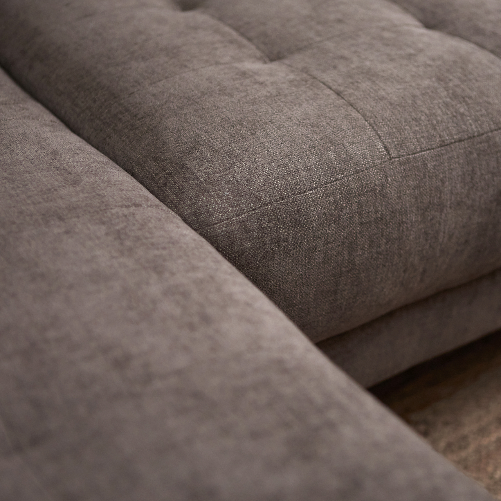 OREO met chaise longue links - Tesla 2004