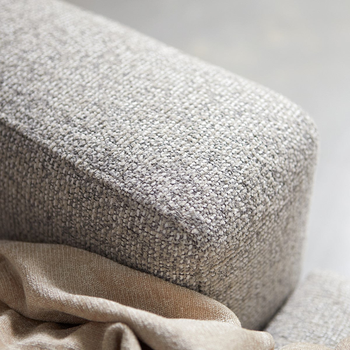 COMO met ottoman rechts - Puente 09