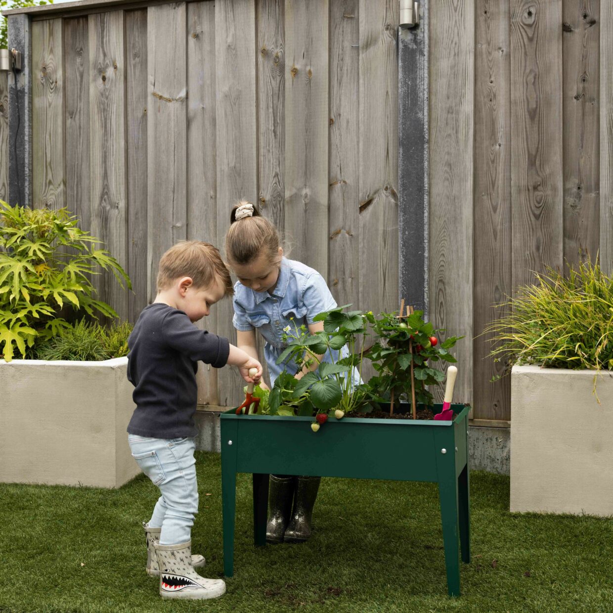 Esschert design - Verhoogde kweekbak metaal groen. S