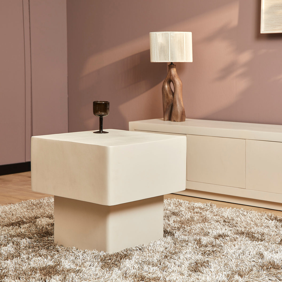 Salontafel Saya, vierkante bijzettafel met kubusvormige onderbouw, roomwit