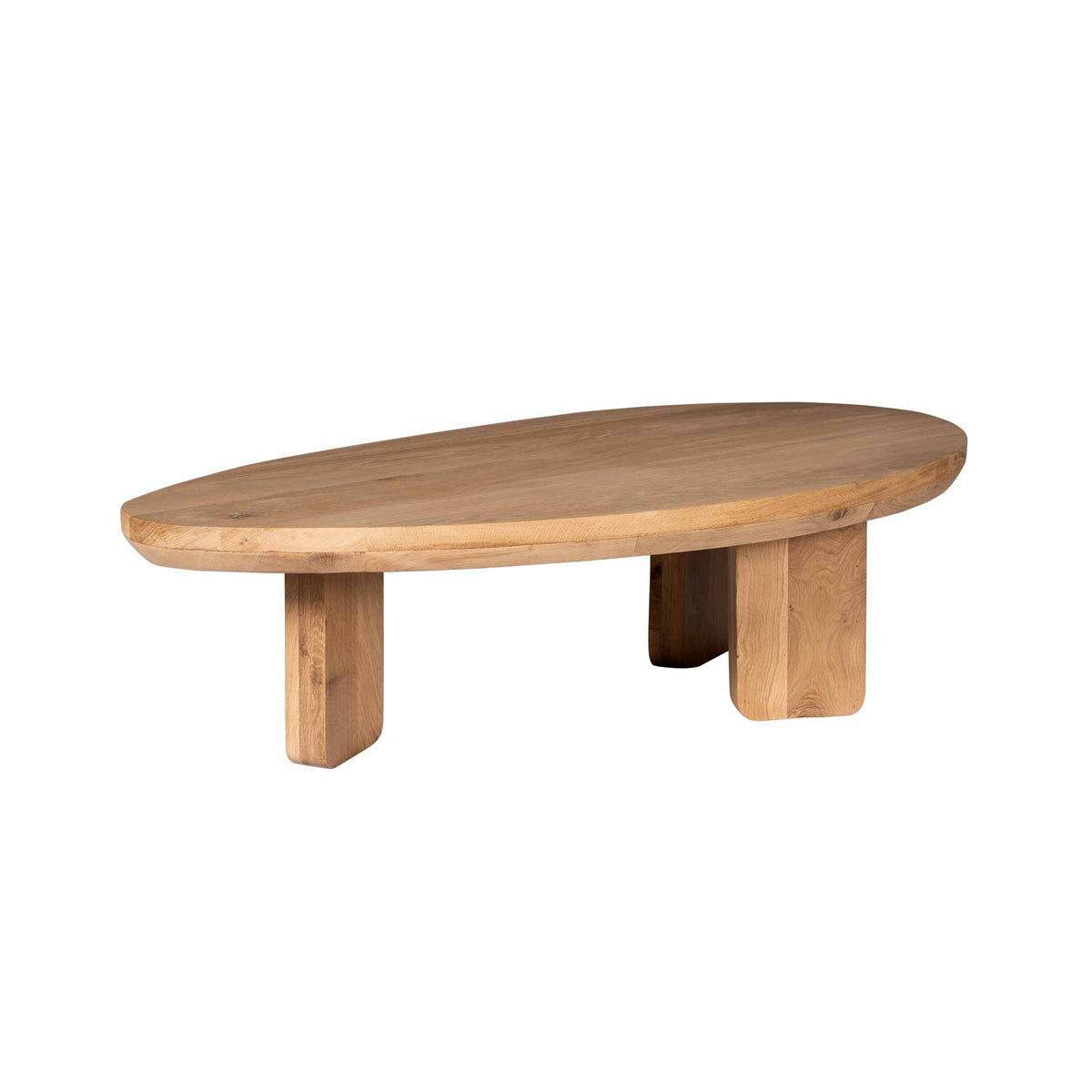 Ronde eikenhouten salontafel met naturel blad en vier massieve, korte poten.
