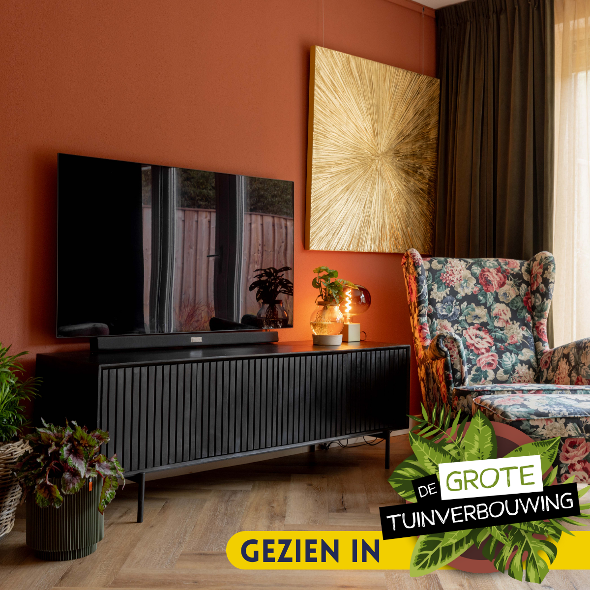 Tv-meubel met horizontaal ladekastfront en ribbelstructuur, donker hout, staand op slanke pootjes