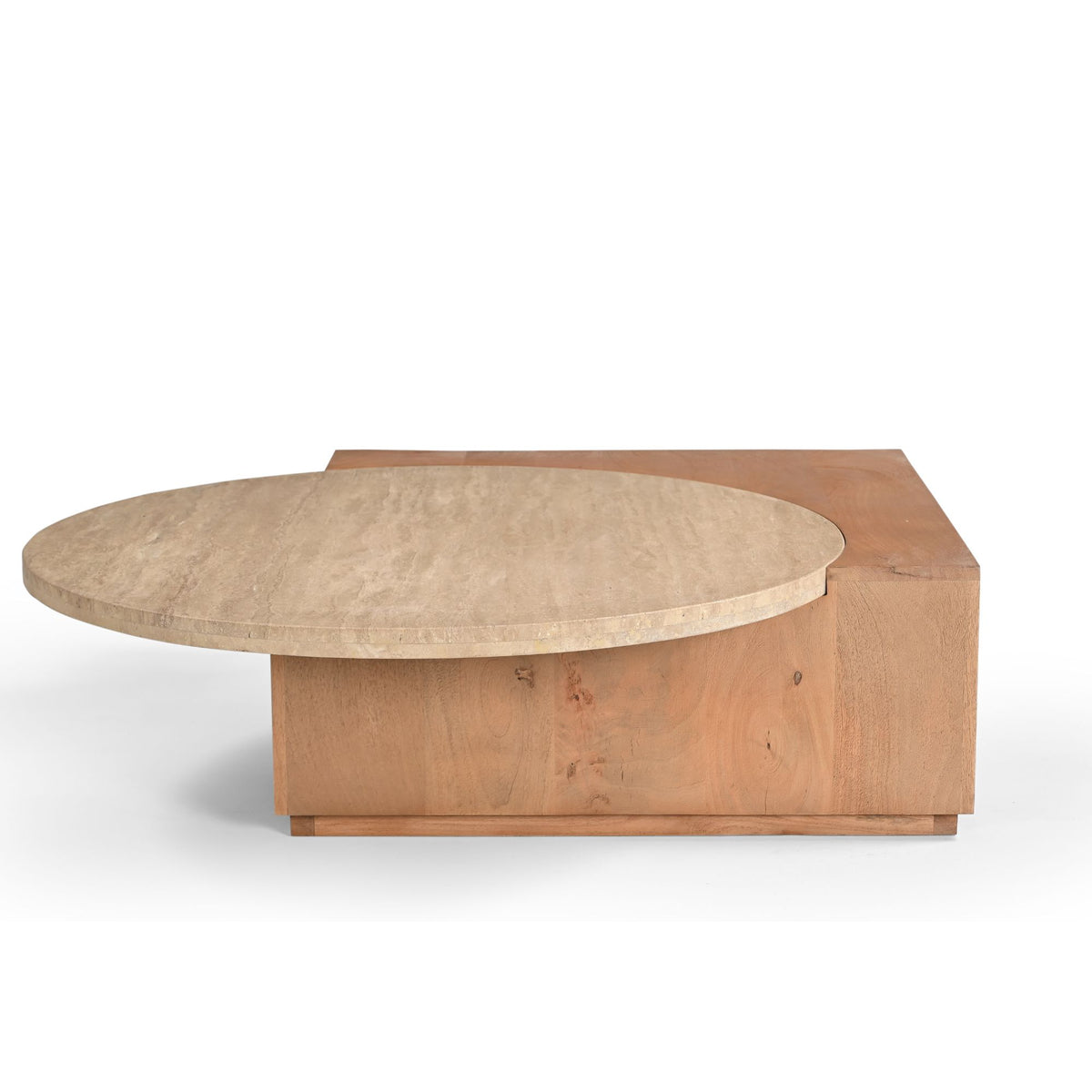 Salontafel met rechthoekige houten basis en rond betonlook blad, zijaanzicht.