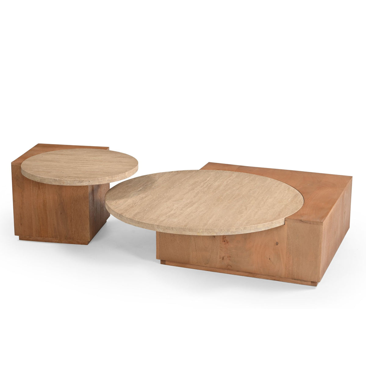 Set van twee salontafels met ronde betonlook bladen en houten onderstellen, schuin.