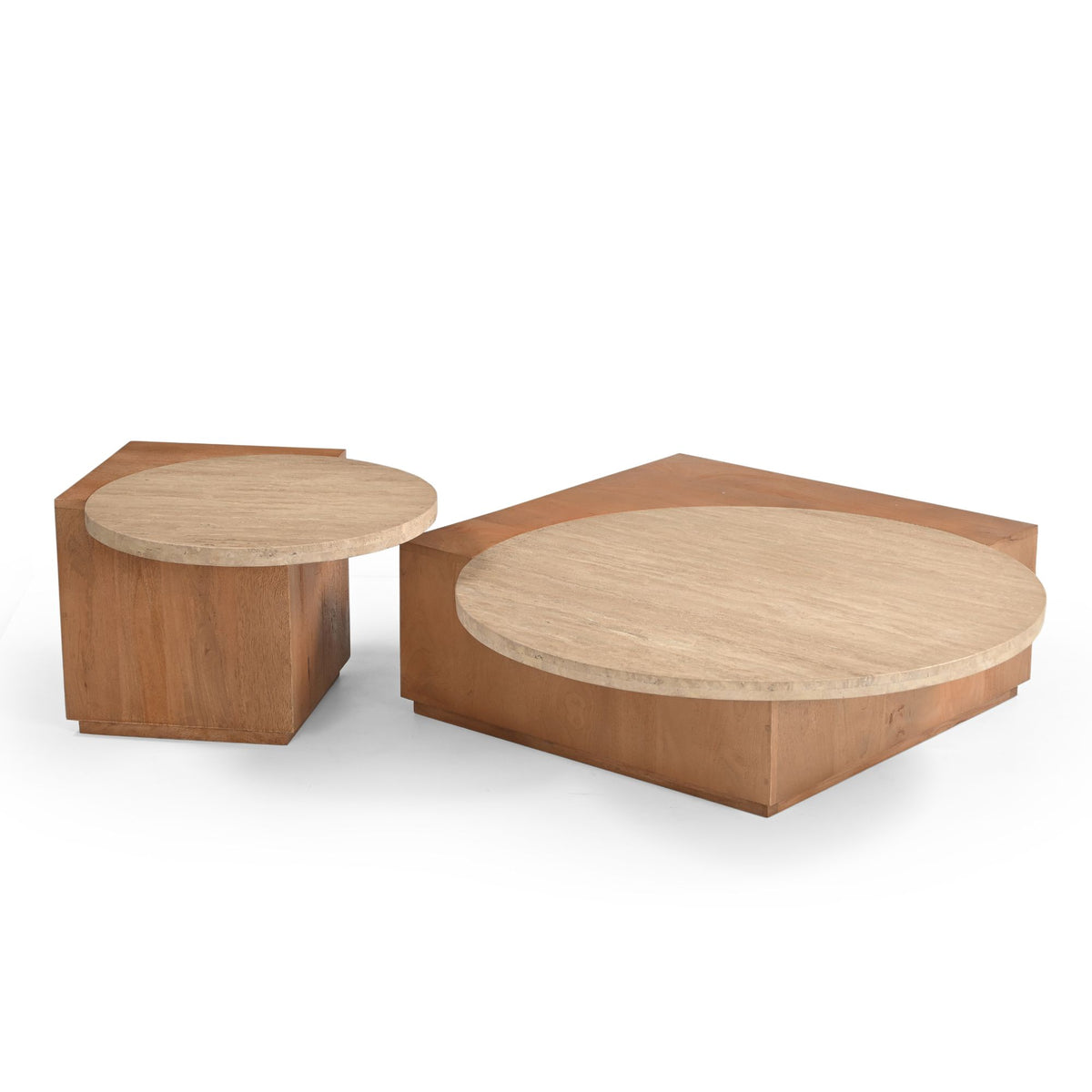 Set van twee salontafels met ronde betonlook bladen en kubusvormige houten frames.