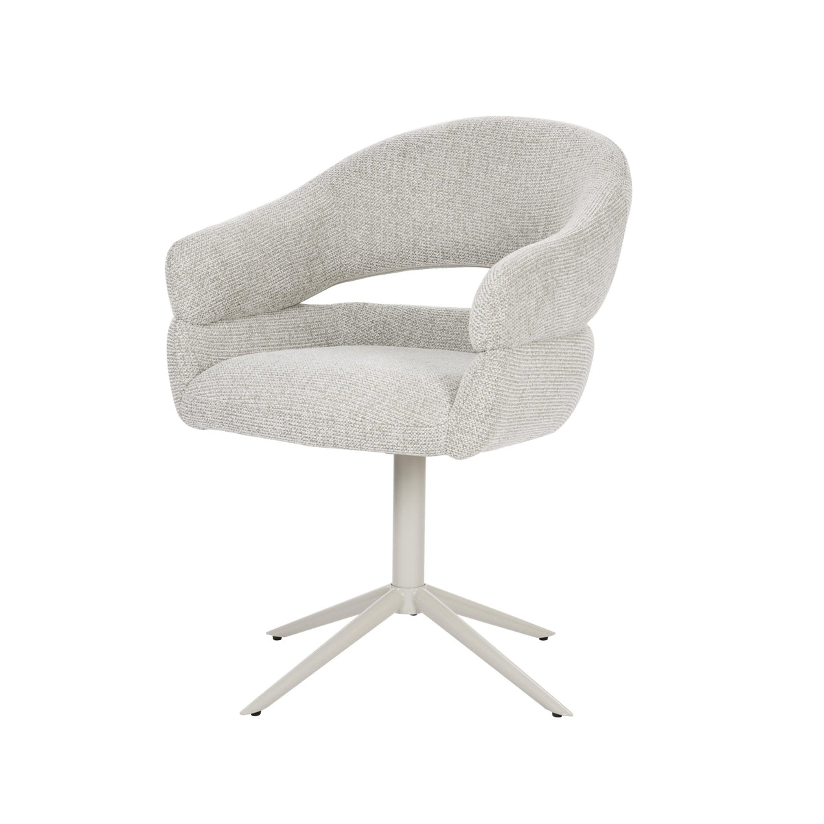 Draaibare eetkamerstoel in beige bouclé met brede armleuningen, ronde kuipvorm, draaibasis