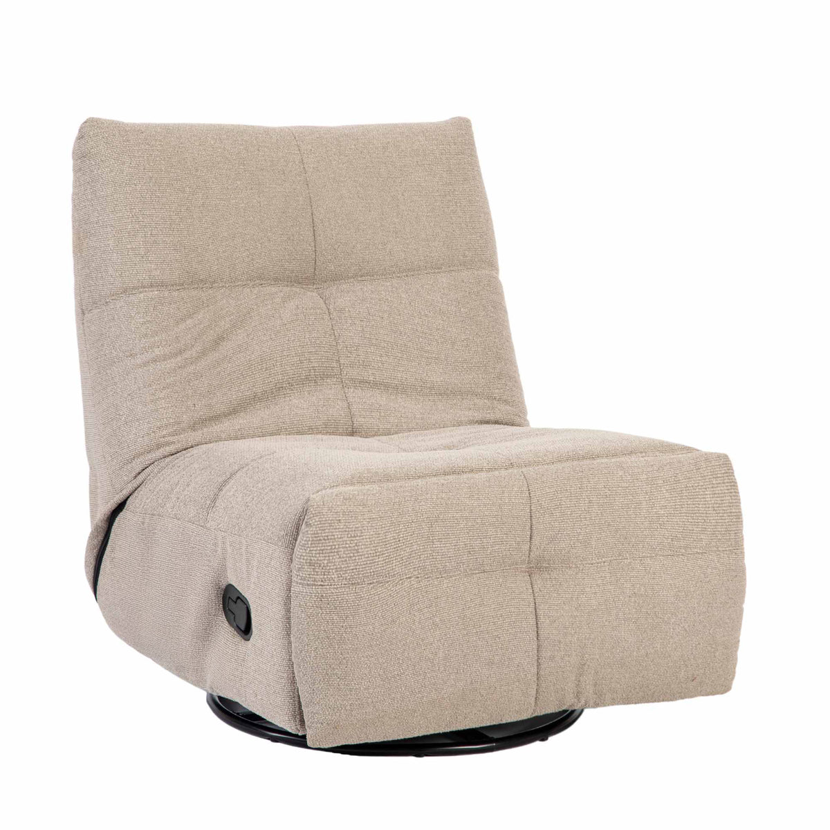 Taupe relaxfauteuil met halfopen rug, gestoffeerde bediening en zwarte onderkant