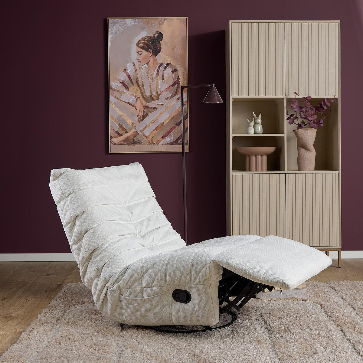 Relaxfauteuil Zen in naturel met brede zitting en opklapbare voetensteun