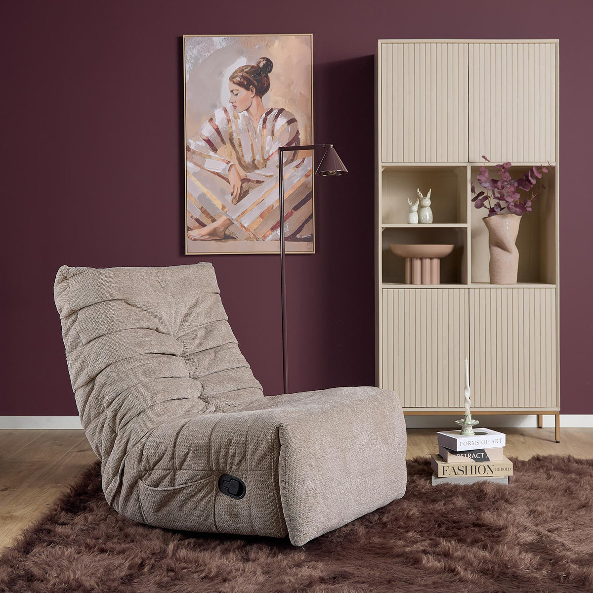 Relaxfauteuil Zen in taupe stof, deels rechtop, gewatteerde rug en armleuningen