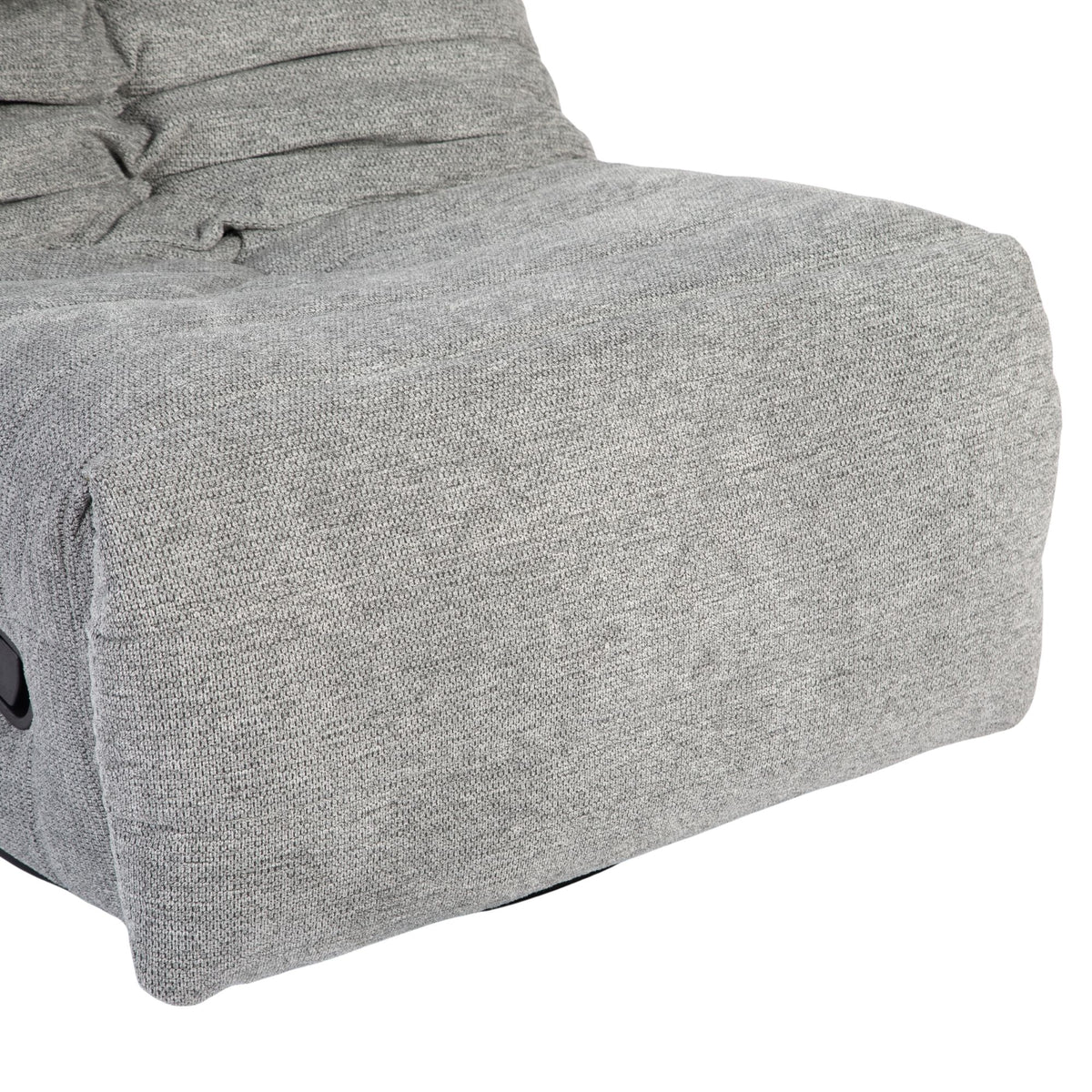 Grijze relaxfauteuil met stevige zitting en afgeronde zij- en rugdelen