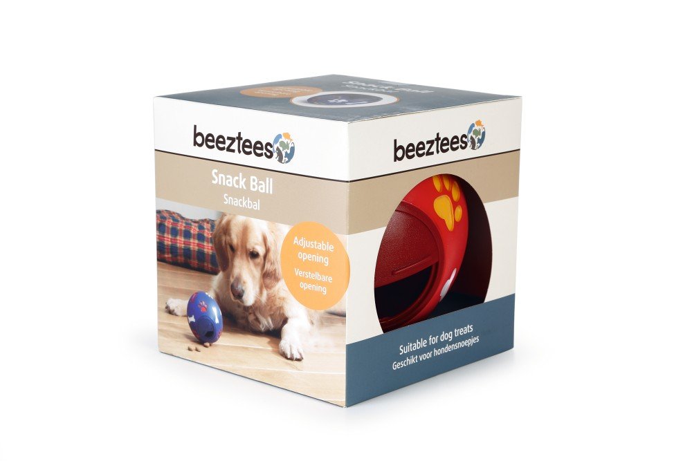 Doos met beeztees snackbal, met foto van hond en afbeelding van rode bal
