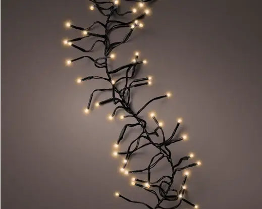 LED clusterlichtenset met zwarte kabel en warm witte lampjes in verticale tak