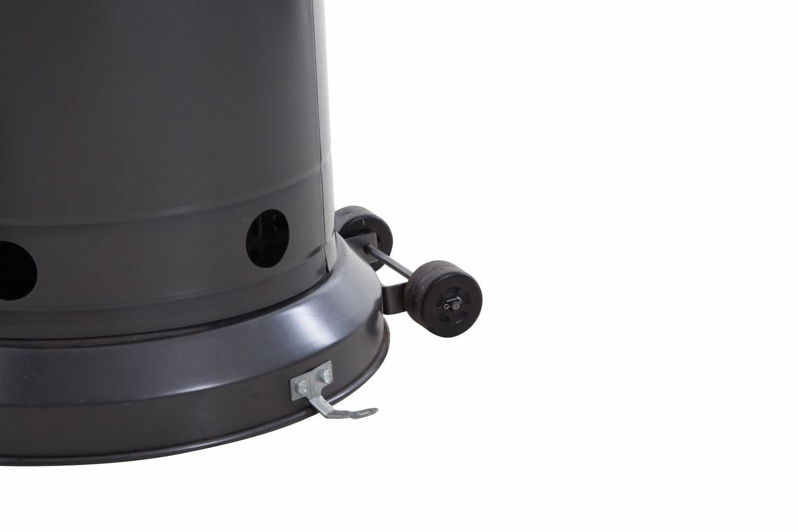 Sunred gaspatioheater: zwarte knoppen en aansluitstuk bij de voet.