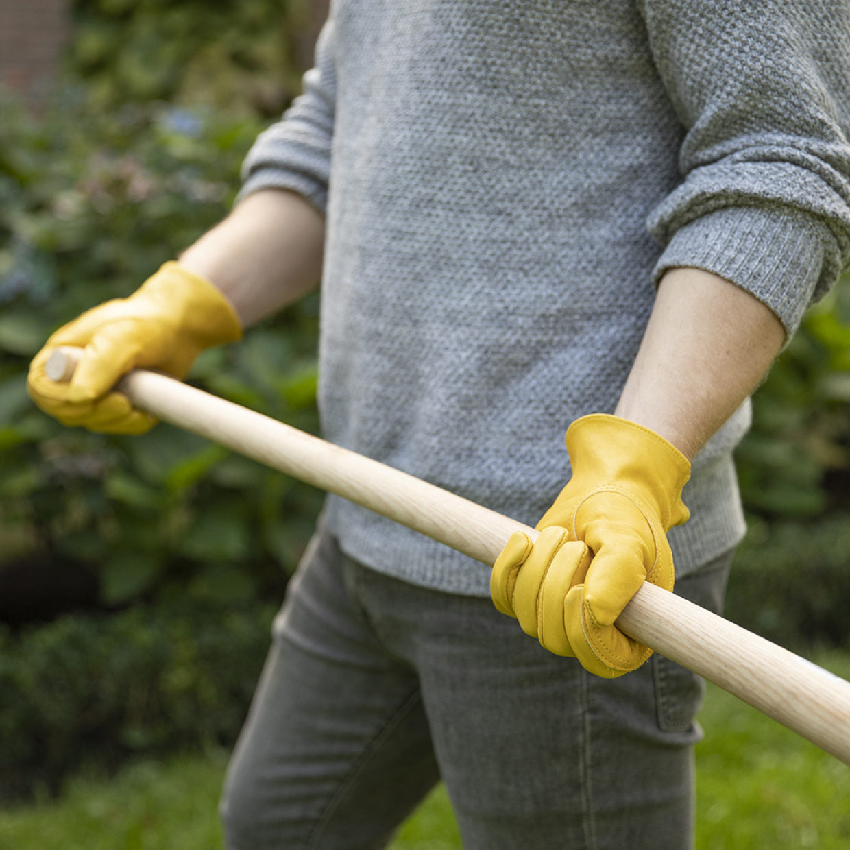 Gele leren tuinhandschoenen met verstelbare polsband en duim