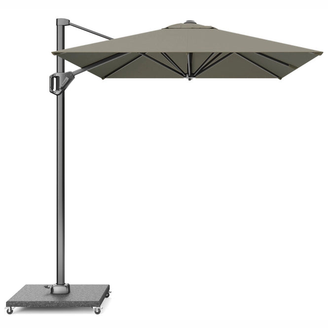 Taupe zweefparasol met zijarm, mast en ronde voet met zwenkwielen