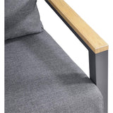 Fauteuilarmleuning met houtlook latten en grijs frame; grijze zit- en rugkussens