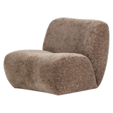 Fauteuil met craquelé velvet in lichtbruin, ronde armleuningen en dikke zitting.