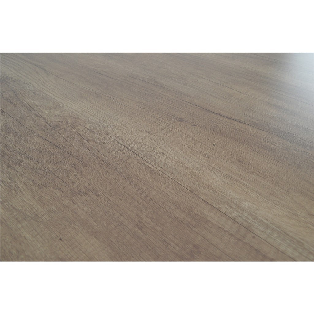 Close-up tafelblad met licht houtnerf en subtiele nerflijnen