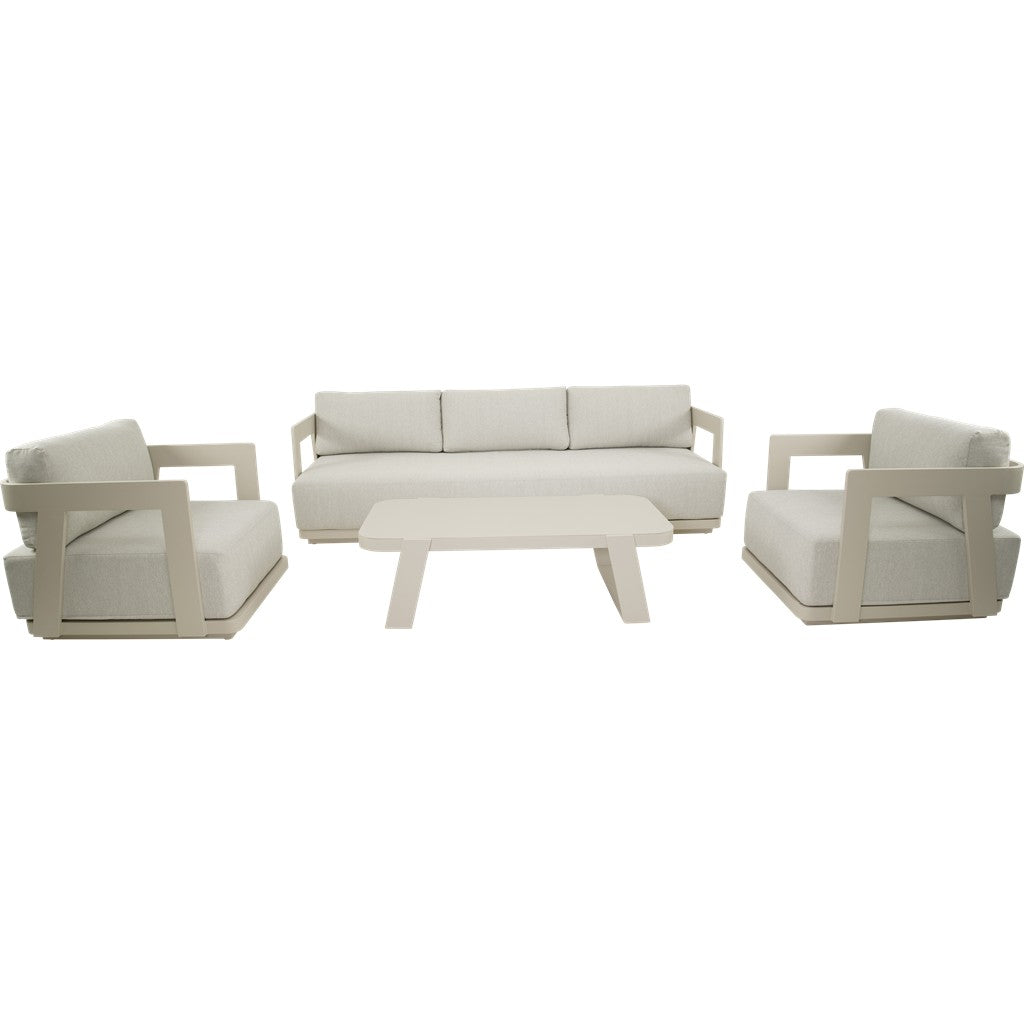 Fauteuils en 3-zitsbank met lichtbeige kussens en witte frames, incl. tafel