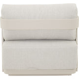 Fauteuil met lichtbeige kussens en ronde rug, witte onderrand