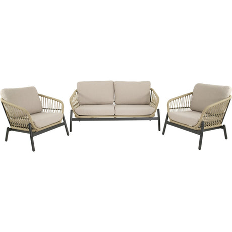 Beige loungeset met tweezitsbank en twee fauteuils, beige zit- en rugkussens
