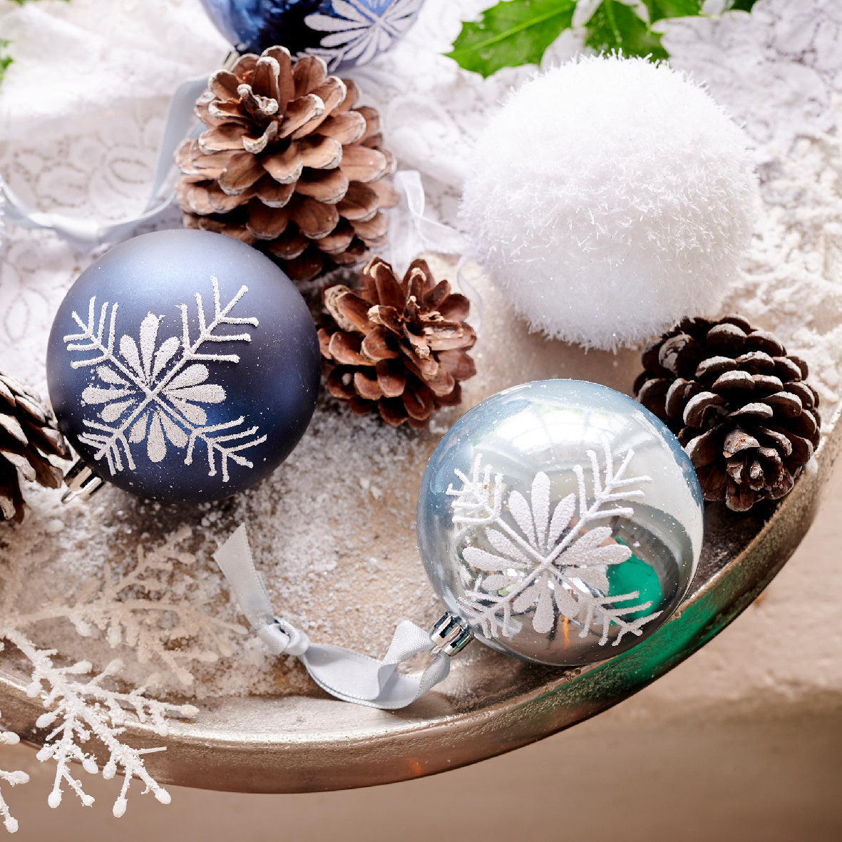 Kerstbal foam ice