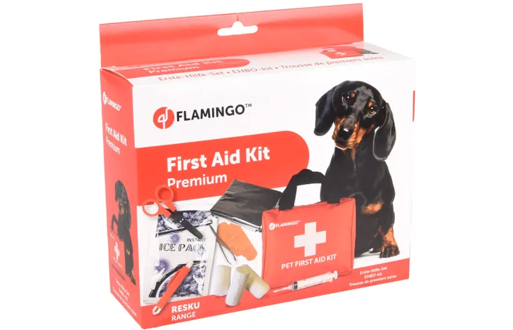 Flamingo EHBO-kit in rode verpakking met afbeelding van een hond