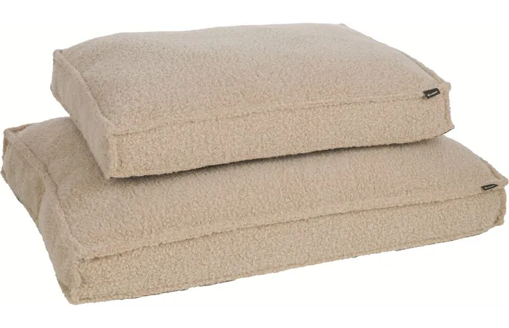 Twee rechthoekige beige kussens in verschillende formaten, met lusachtige stof