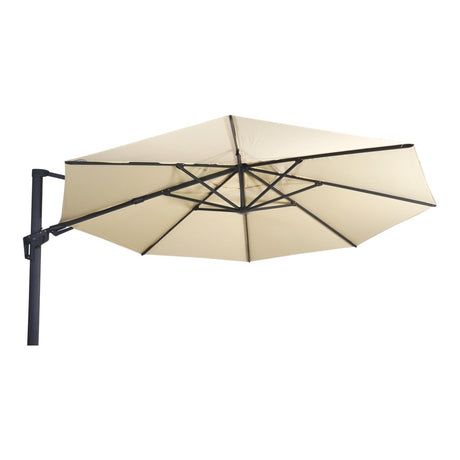Zweefparasol met ecru doek en zwarte ribben, zijaanzicht met open kap