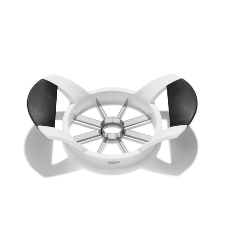 OXO appeldeler, wit frame met zwarte handgrepen en metalen snijwiel met 6 spaken