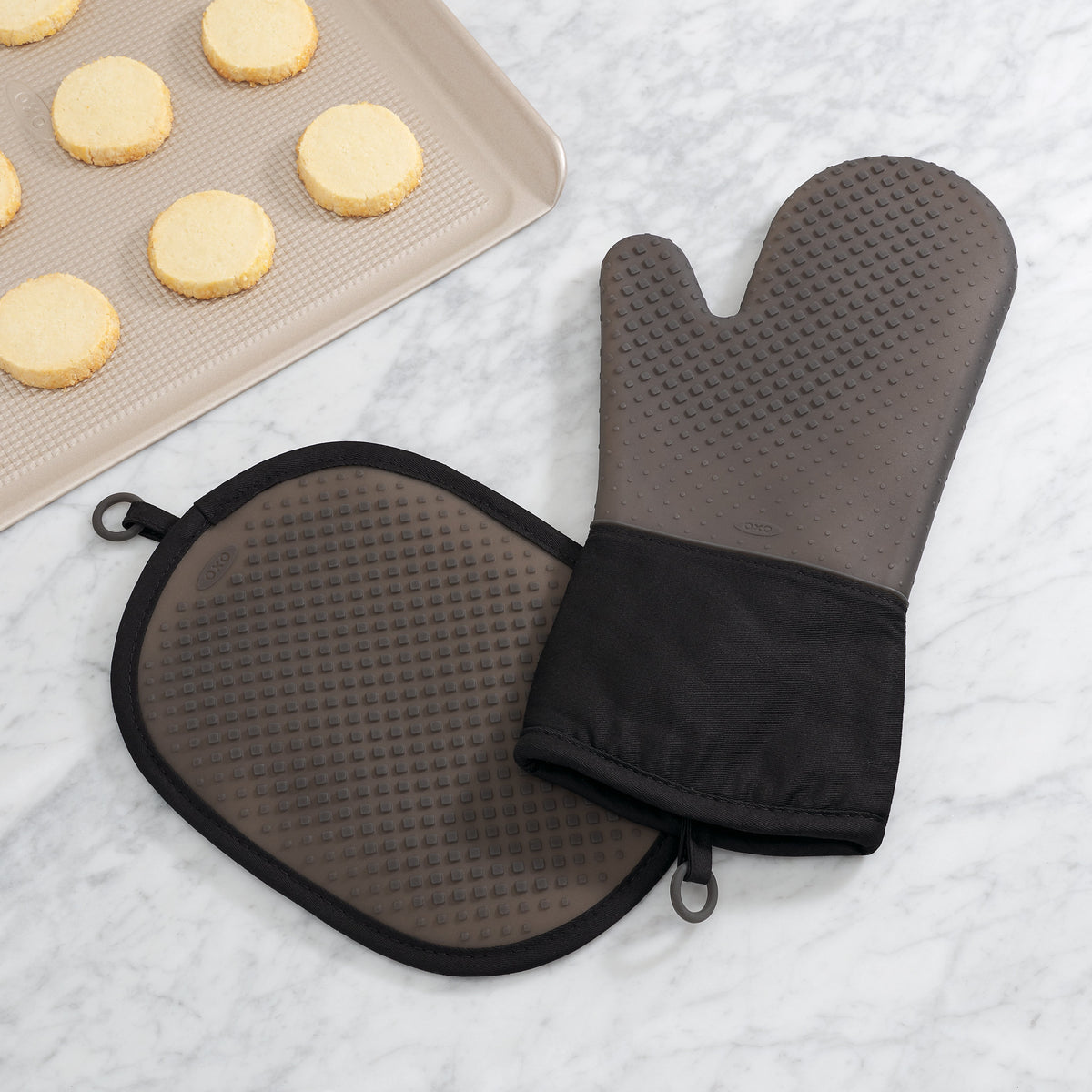 Set siliconen ovenwanten: anti-slip noppen en zwarte manchet met ophanglus